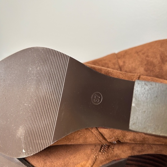 New Thigh High Brown Suede Boots - Picture 5 of 5